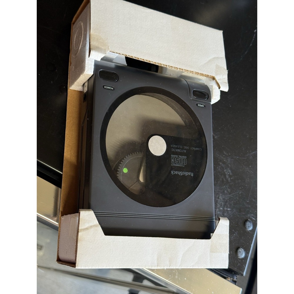 Radio Shack Portable Compact Disc Cleaner - Picture 3 of 8